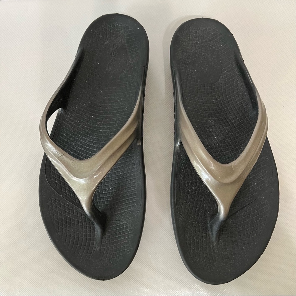 Oofos Flip Flop Sandals